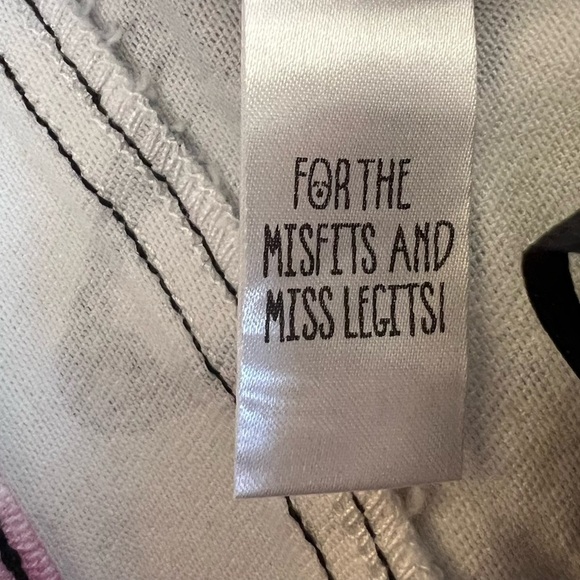 DOLLS KILL Current Mood X Delia’s Graffiti Denim Shorts Attached Belt Size Med - Picture 9 of 10